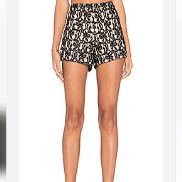 3. ALICE + OLIVIA EMBELLISHED GUIPURE SHORTS IN BLACK SIZE 2 - Picture 1 of 6